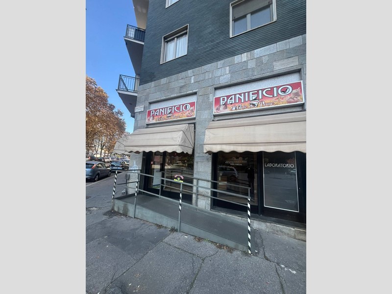 Attività commerciale in Vendita a Torino, 69'000€, 97 m²