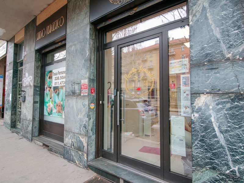 Immobile commerciale in Vendita a Torino, 109'000€, 70 m²