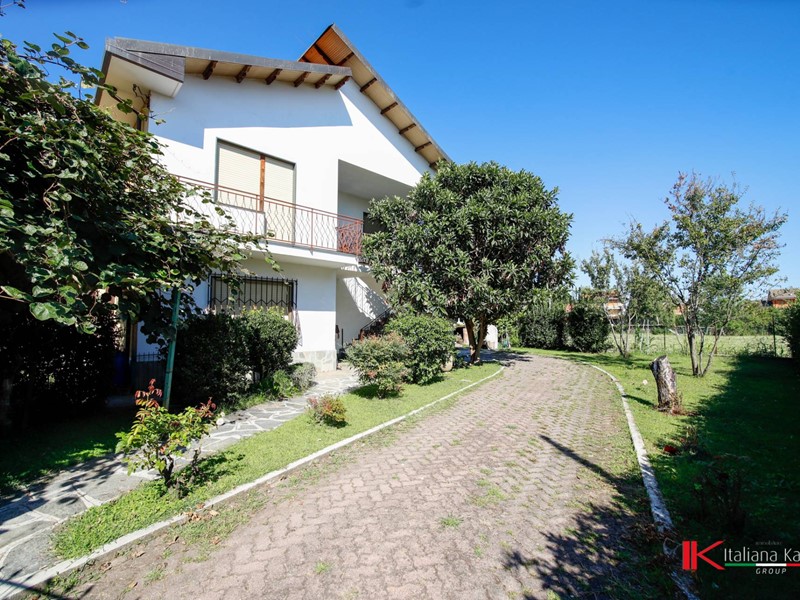 Casa Semi Indipendente in Vendita a Leinì, 289'000€, 180 m²