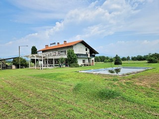 Casa Semi Indipendente in Vendita a Favria, 229'000€, 220 m²