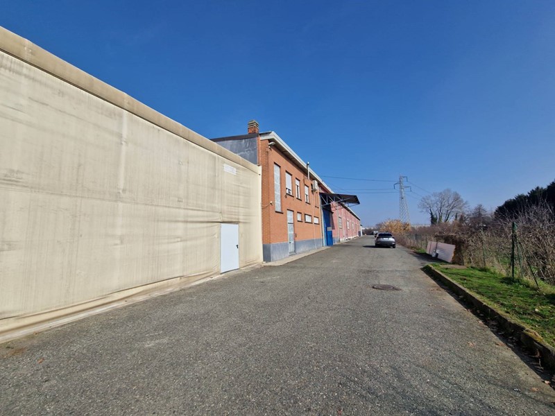 Capannone in Vendita a Mappano, 780'000€, 2040 m²