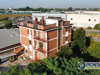 Appartamento in Vendita a Grumello del Monte, 155'000€, 136 m²