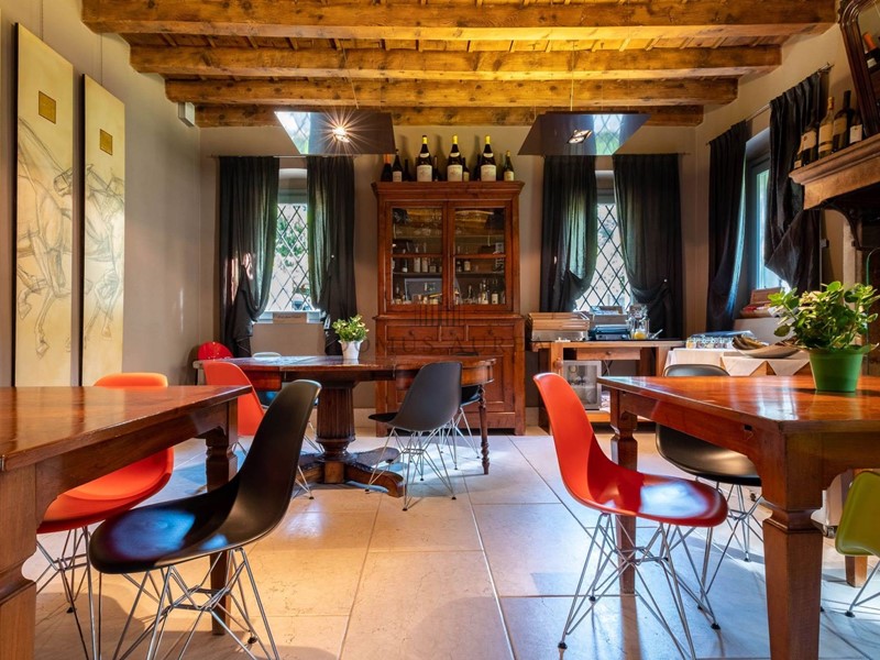 Casa Indipendente in Vendita a Soave, 600 m²