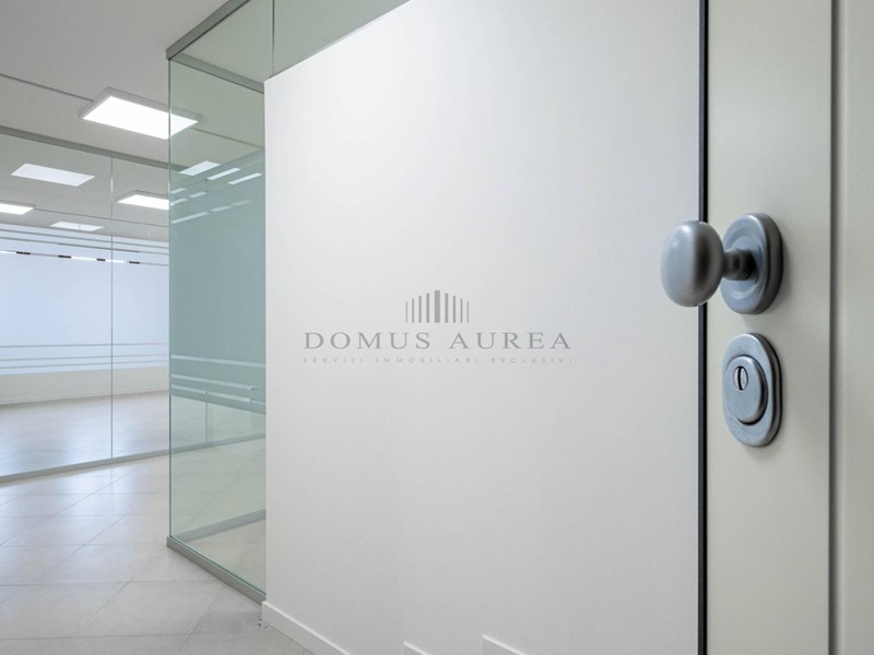 Attività commerciale in Affitto a Montecchia di Crosara, 750€, 100 m²