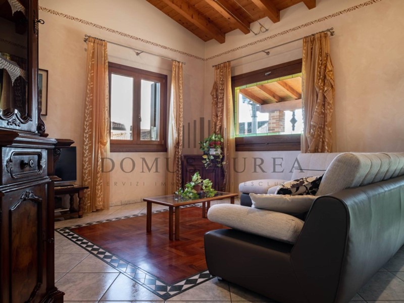 Casa Indipendente in Vendita a Minerbe, 310'000€, 500 m²