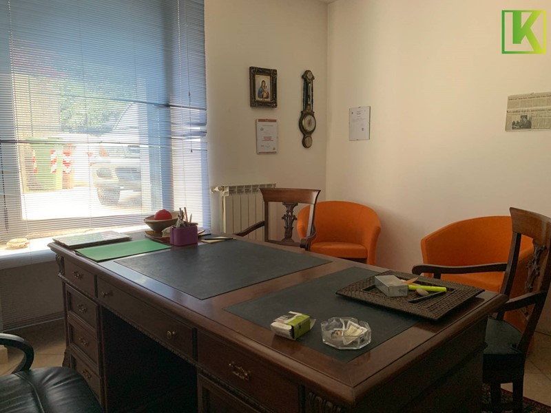 Ufficio in Vendita a Varese, 68'000€, 67 m²