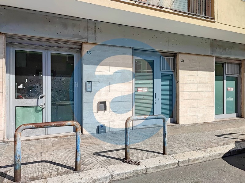 Immobile commerciale in Affitto a Bari, 1'800€, 115 m²