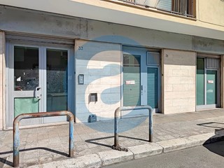 Immobile commerciale in Affitto a Bari, 1'800€, 115 m²