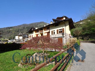 Bilocale in Vendita a Piazza Brembana, 89'000€, 40 m²