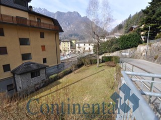 Terreno edificabile in Vendita a Piazza Brembana, 16'000€, 300 m²