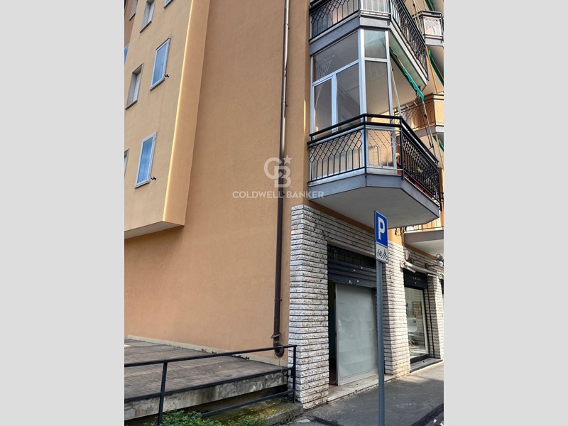 Immobile commerciale in Vendita a Andora, 100'000€, 43 m²