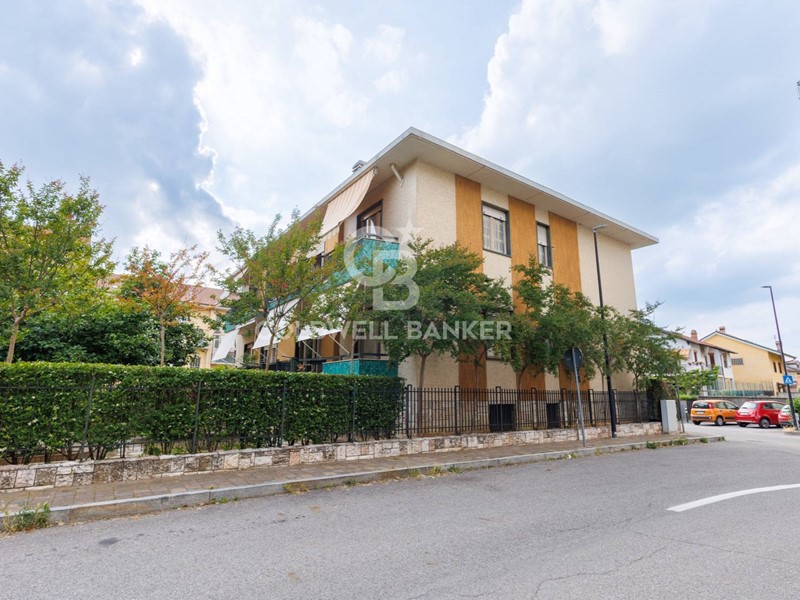Casa Indipendente in Vendita a Beinasco, 680'000€, 450 m²