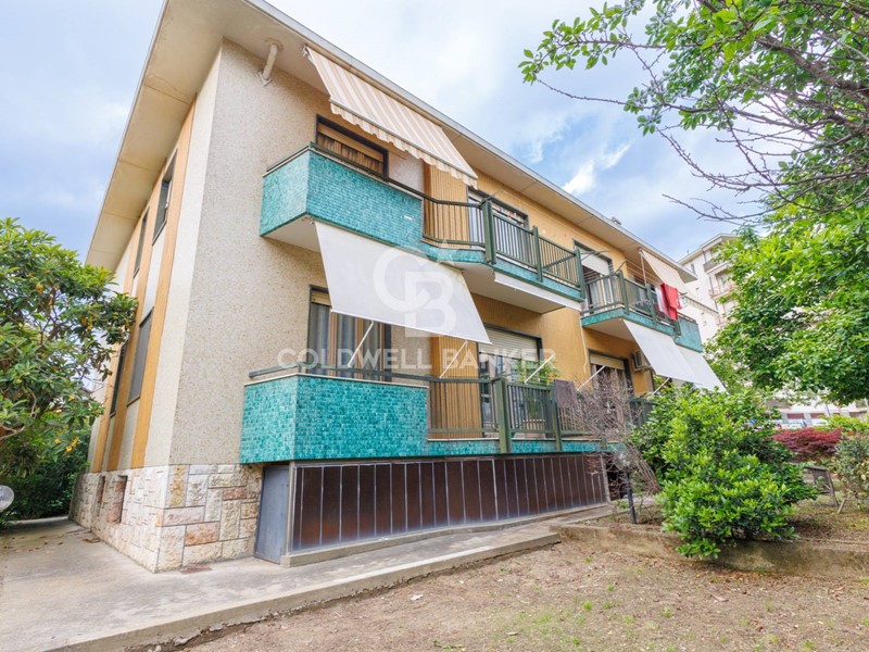 Appartamento in Vendita a Beinasco, 680'000€, 450 m²