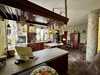 Casa Indipendente in Vendita a Virle Piemonte, 280'000€, 166 m²