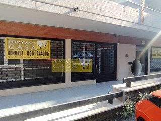 Immobile commerciale in Vendita a Teramo, 138'000€, 350 m²