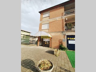 Immobile commerciale in Vendita a Bellante, 48'000€, 86 m²