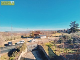Appartamento in Vendita a Civitella del Tronto, 54'000€, 140 m², con Box
