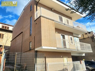 Casa Indipendente in Vendita a Teramo, 75'000€, 140 m²