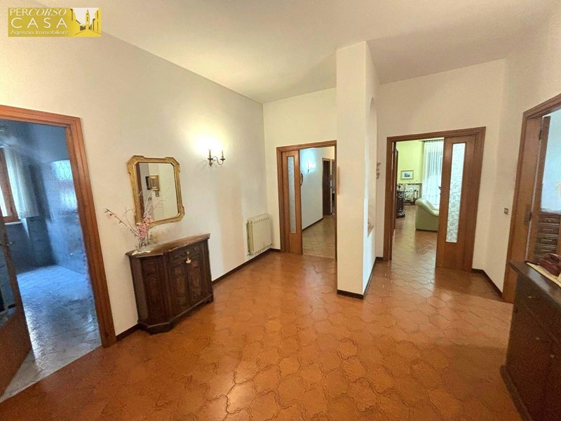 Quadrilocale in Vendita a Montorio al Vomano, 170'000€, 181 m²