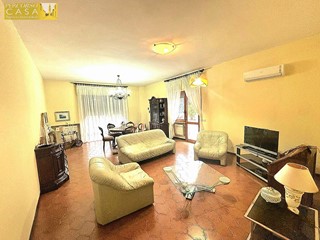 Quadrilocale in Vendita a Montorio al Vomano, 170'000€, 181 m²