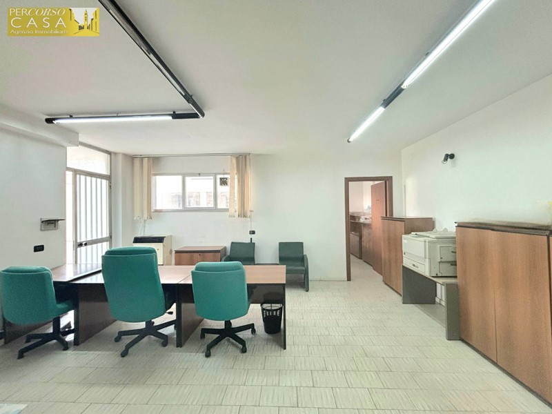 Ufficio in Vendita a Montorio al Vomano, 58'000€, 60 m²