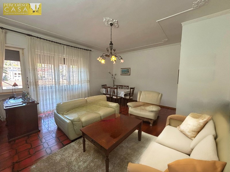 Quadrilocale in Vendita a Montorio al Vomano, 120'000€, 134 m²