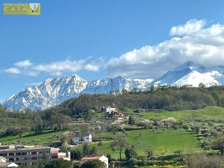 Quadrilocale in Vendita a Montorio al Vomano, 120'000€, 134 m²