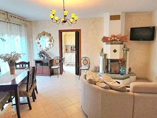 Appartamento in Vendita a Montorio al Vomano, 120'000€, 95 m²