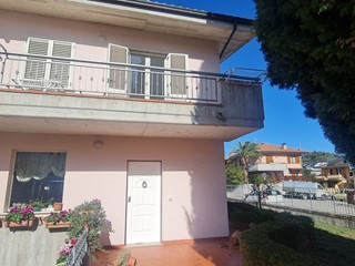 Villetta a schiera in Vendita a Folignano, 255'000€, 245 m²