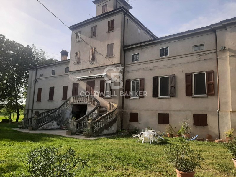 Villa in Vendita a Nonantola, 1200 m²