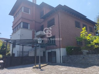Villa in Vendita a Bologna, 1'570'000€, 723 m²