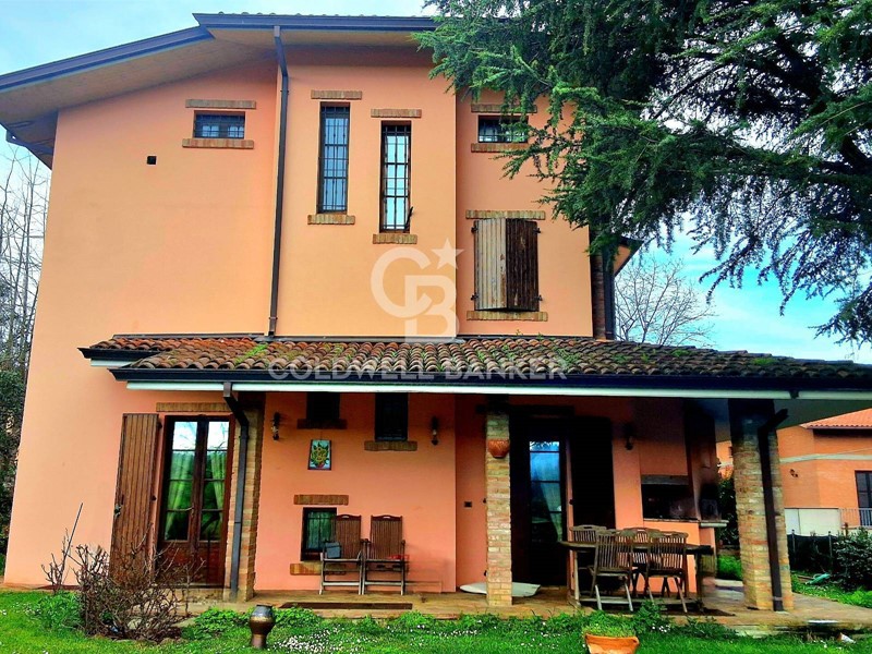 Villa in Vendita a Fiorano Modenese, 385'000€, 195 m²