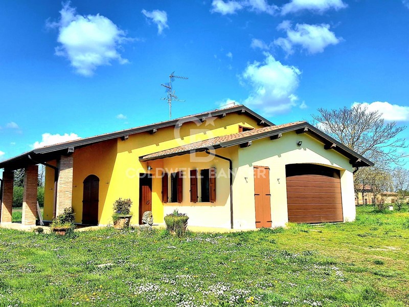 Villa in Vendita a Medolla, 410'000€, 140 m²