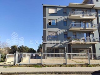 Magazzino in Vendita a Caltagirone, 350'000€, 1400 m²