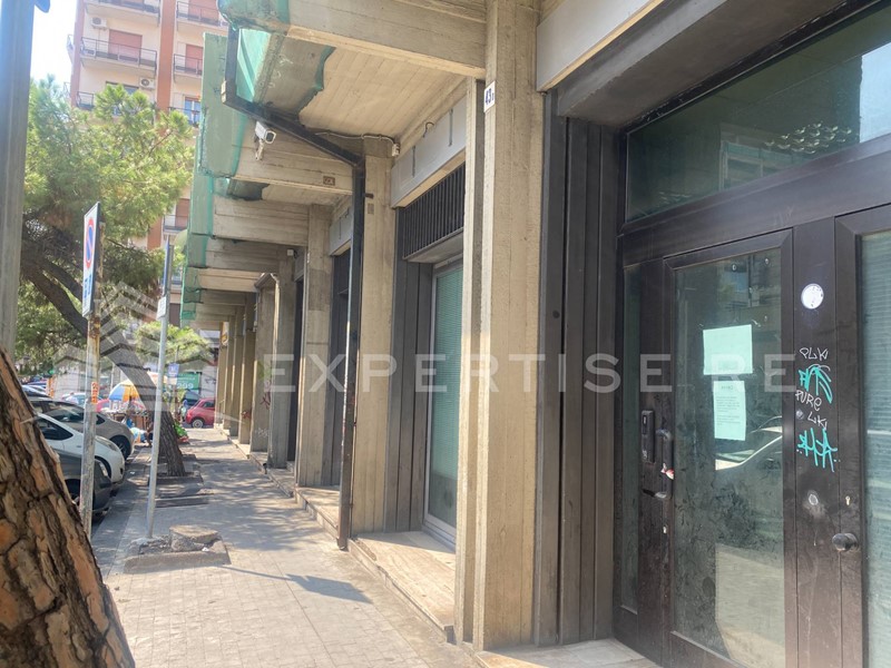 Immobile commerciale in Vendita a Catania, 288'000&euro;, 295 m²