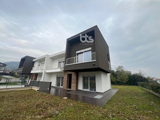 Villa in Vendita a Villongo, 350'000€, 190 m²