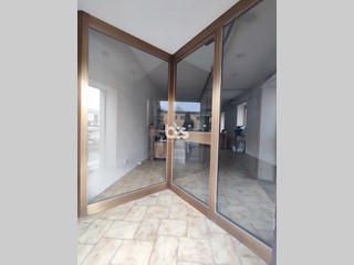 Attività commerciale in Affitto a Cazzago San Martino, 1'350€, 280 m²