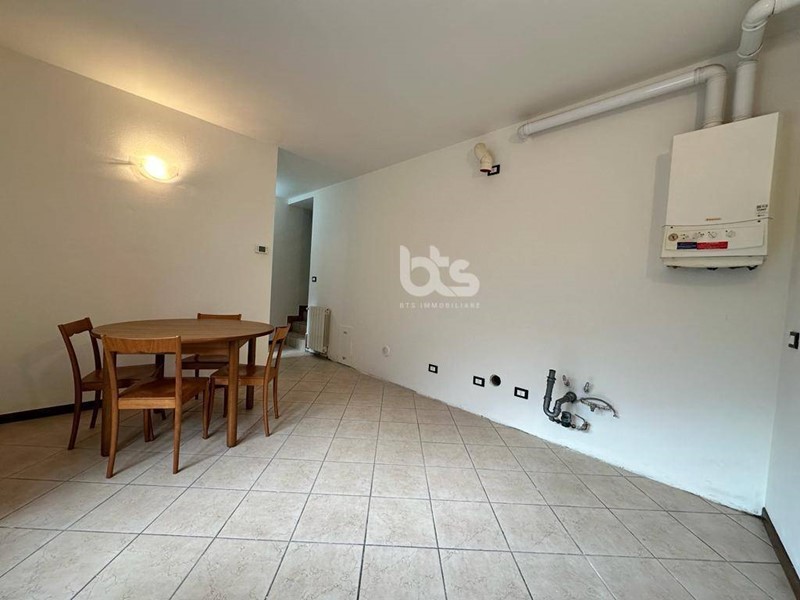 Trilocale in Vendita a Adrara San Martino, 59'000€, 70 m²