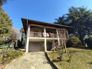 Casa Indipendente in Vendita a Credaro, 350'000€, 245 m²