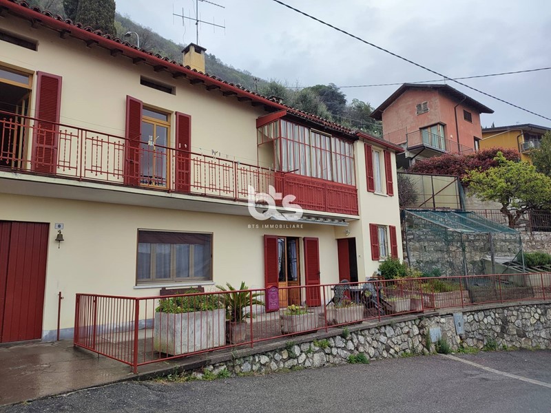 Casa Indipendente in Vendita a Predore, 280'000€, 160 m²