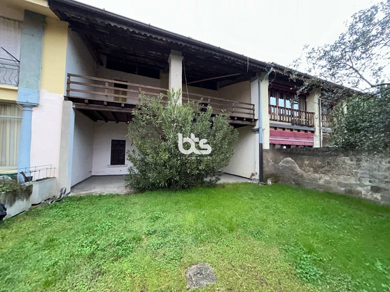 Villa in Vendita a Passirano, 189'000€, 255 m²