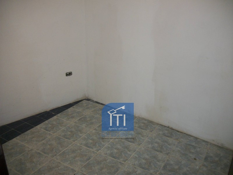 Magazzino in Vendita a Roma, 18'000€, 11 m²