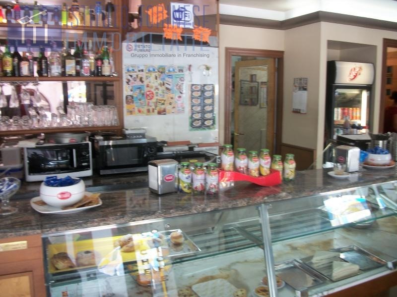 Negozio in Vendita a Roma, 180'000€, 80 m²