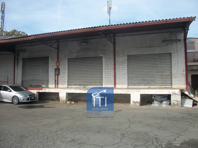 Magazzino in Vendita a Roma, 1'180'000€, 1800 m²