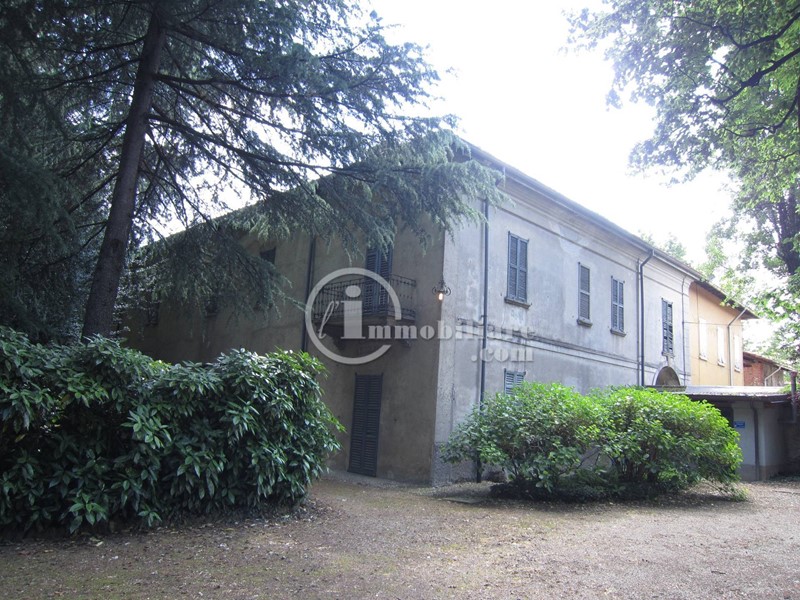 Villa in Vendita a Lomazzo, 500'000€, 500 m²