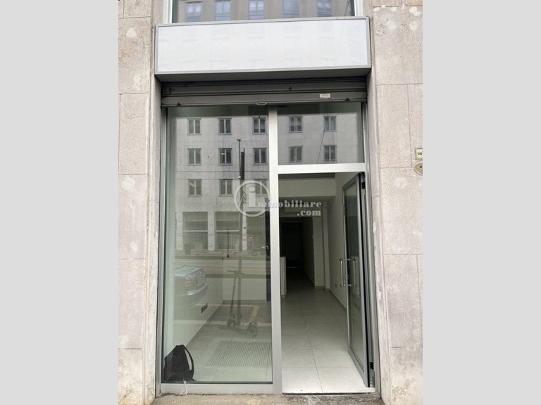 Negozio in Affitto a Milano, 2'170€, 45 m²