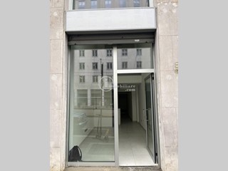 Negozio in Affitto a Milano, 2'170€, 45 m²