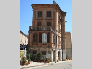 Casa Indipendente in Vendita a Petritoli, 200'000€, 250 m²