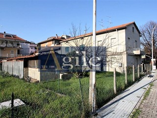 Casa Indipendente in Vendita a Castel di Lama, 160'000€, 276 m²