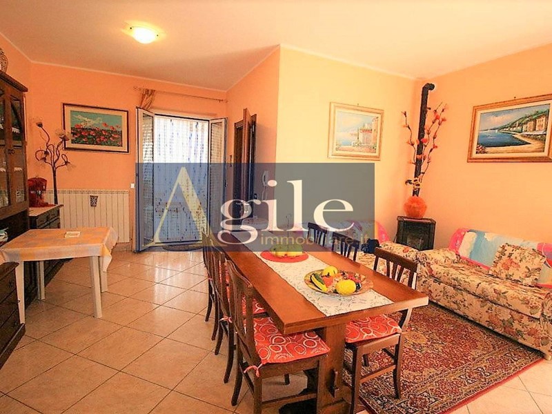 Appartamento in Vendita a Montefiore dell'Aso, 120'000€, 80 m²